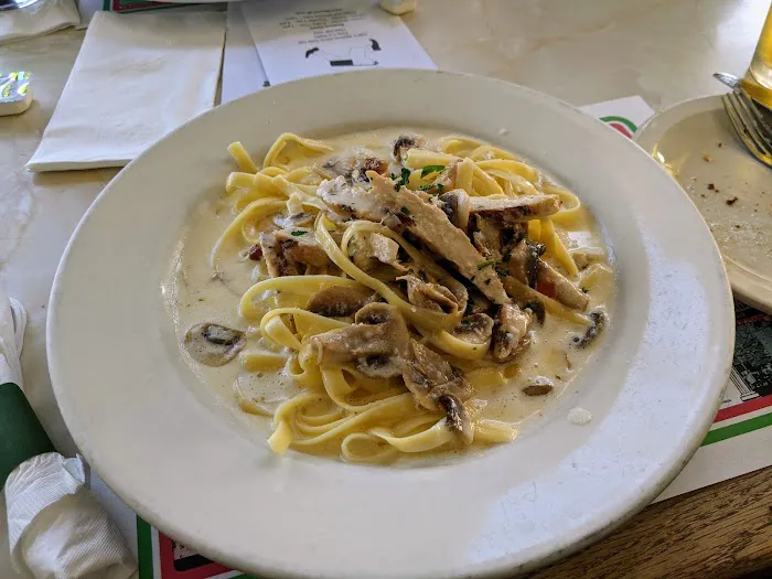 Nucci's Italian Cafe & Pizza 8