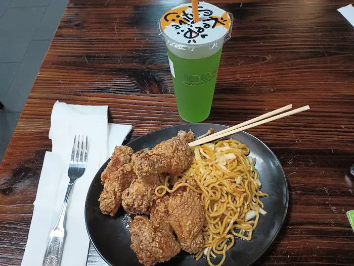 Hoolala K-Chicken & Ramen House 4