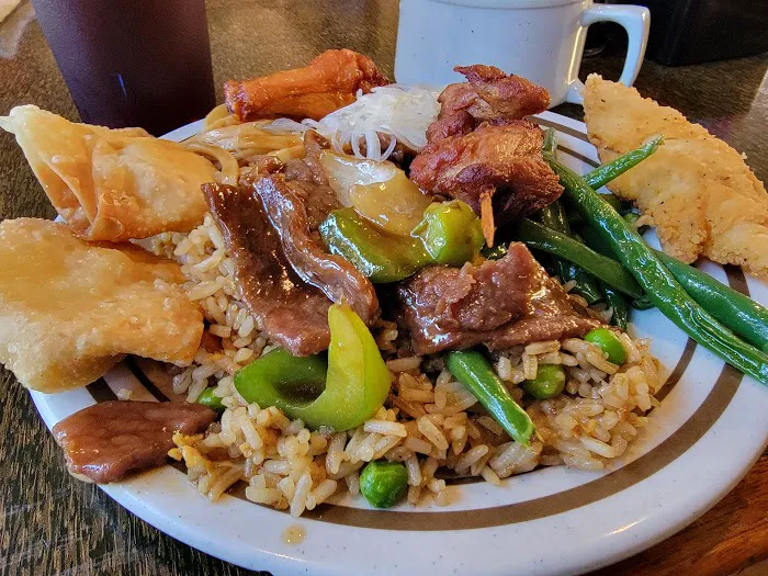 Ling's Buffet 10