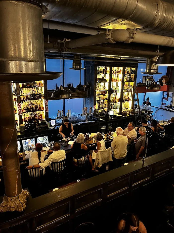 3rd & Ferry Fish Market 6