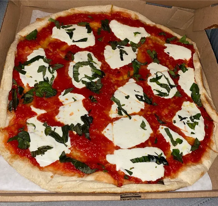Frattellos Ristorante & Pizzeria 8