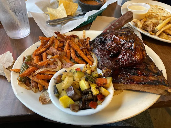 Grub Hut Unique BBQ & Mexican Grill 8