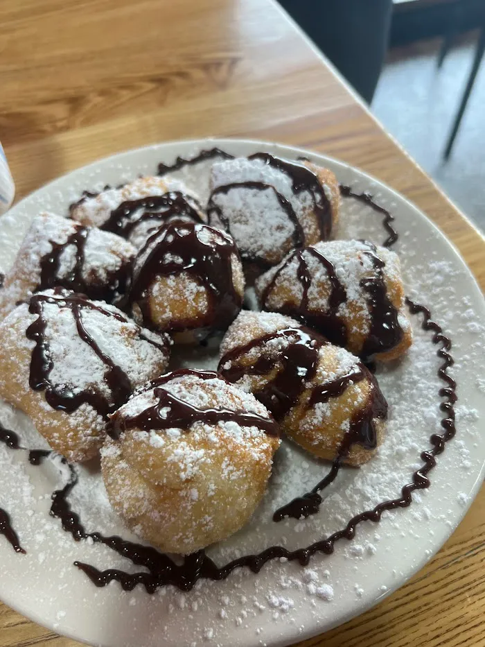 Ninos Bistro Express 8