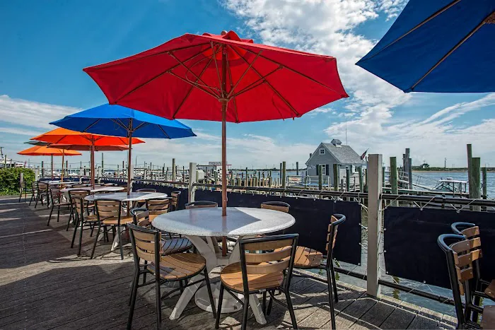 Bahrs Landing Famous Seafood Restaurant & Marina 8