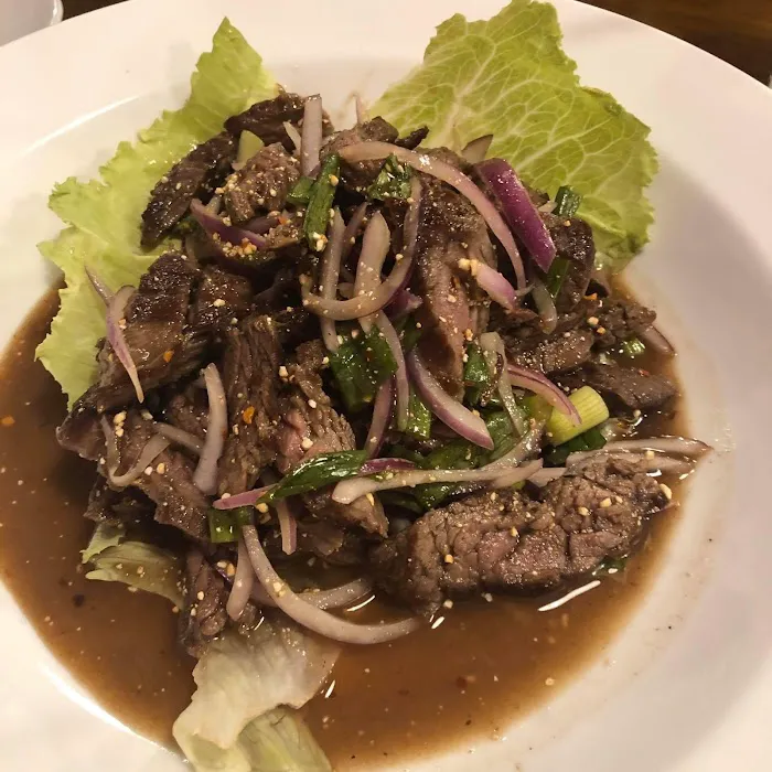 Moo Yai Thai Restaurant 8