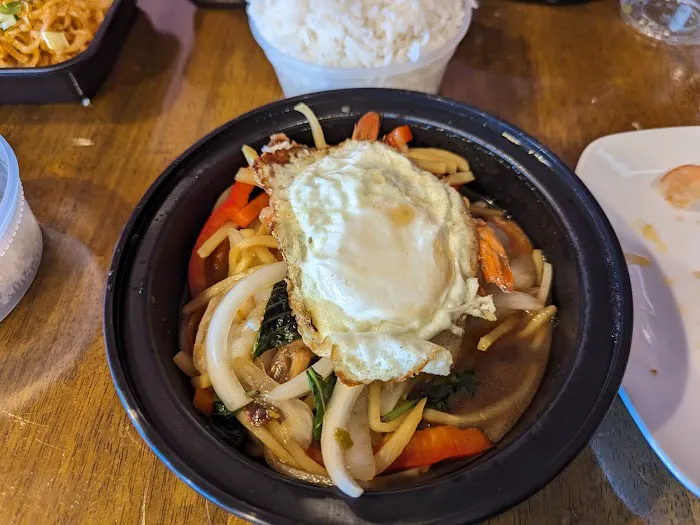 Moo Yai Thai Restaurant 5