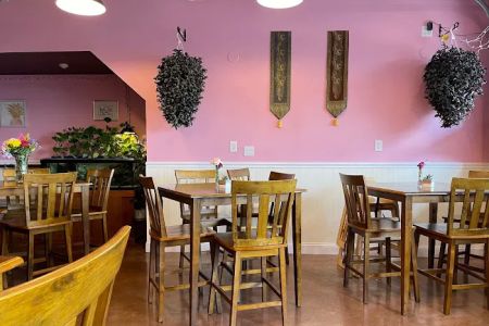 Moo Yai Thai Restaurant