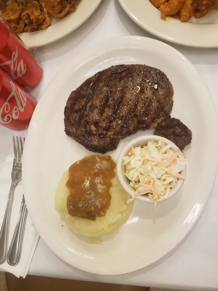 Dougie's Bar-B-Que 3