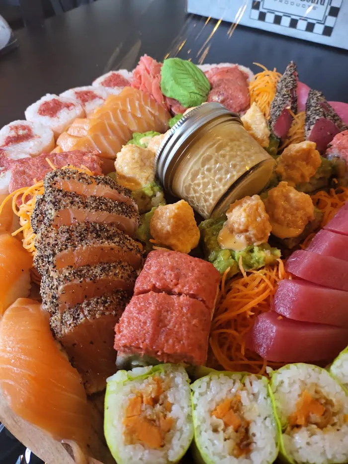 Sushi & Chinese Express & Burger Bar 7