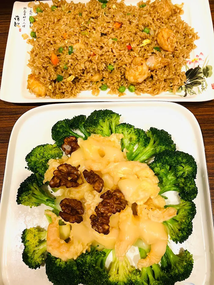 Star Wok Asian Bistro 8