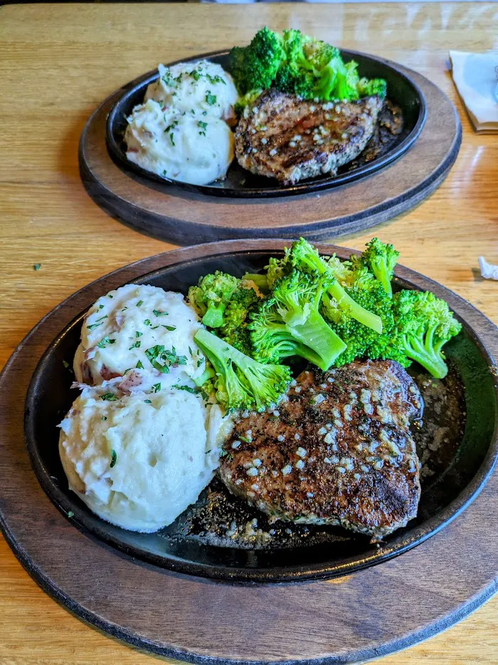 Applebee's Grill + Bar 10