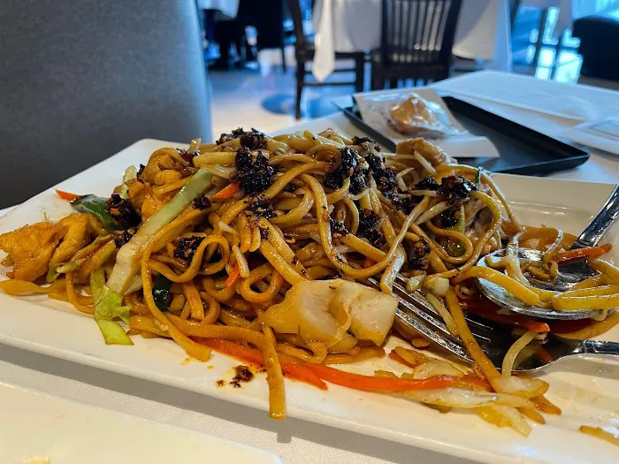 Hunan's Bistro & Sushi 3