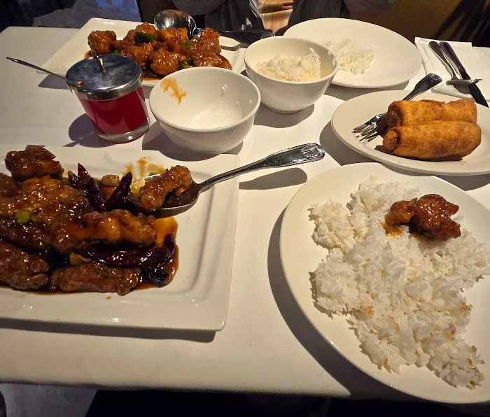Hunan's Bistro & Sushi 7
