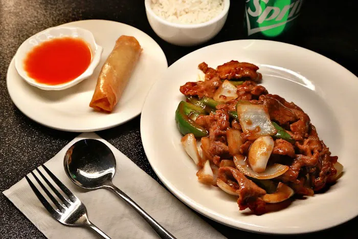 Hunan's Bistro & Sushi 4