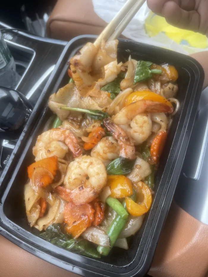 WINGS & THAI STATION 5