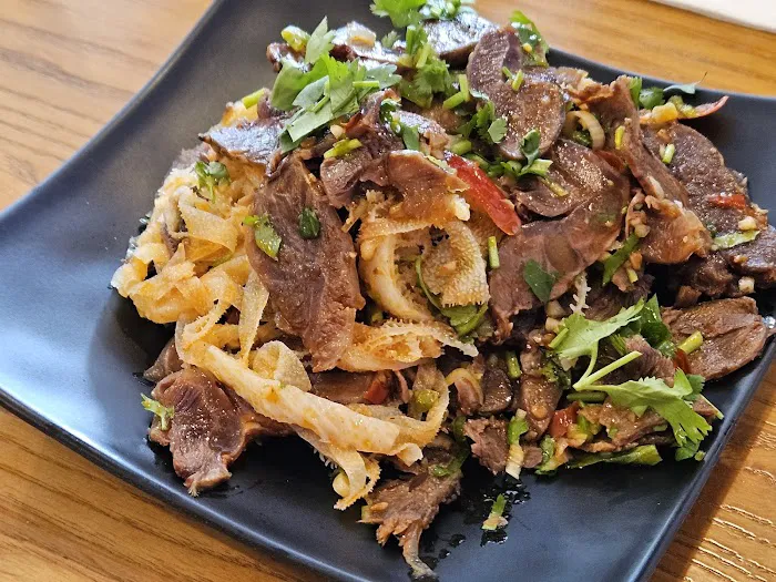 Mian noodles and dumplings 7