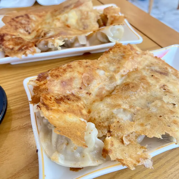 Mian noodles and dumplings 8