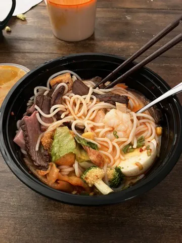 TEN SECONDS YUNNAN RICE NOODLE (过桥米线) 5