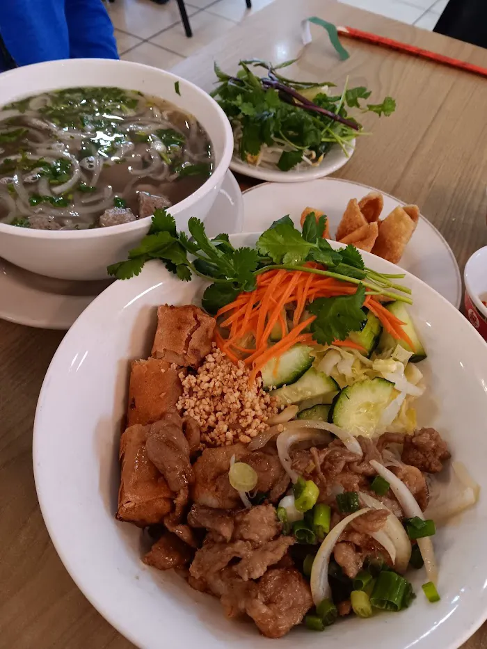 Pho La 10