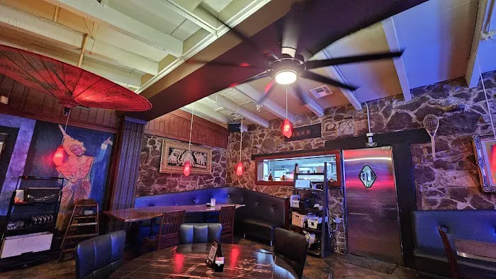 Tong's Thai Restaurant 8