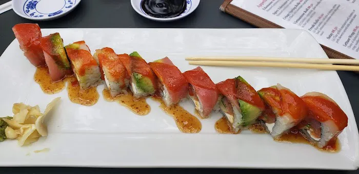 Mon's Thai Bistro & Sushi Bar 7