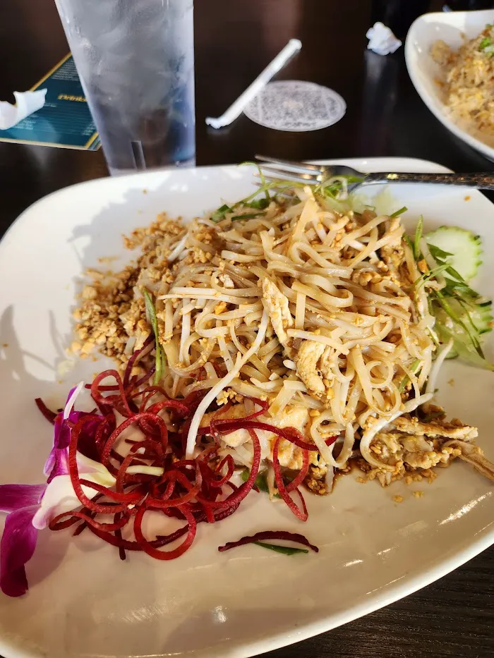 KIN thai + sushi 2
