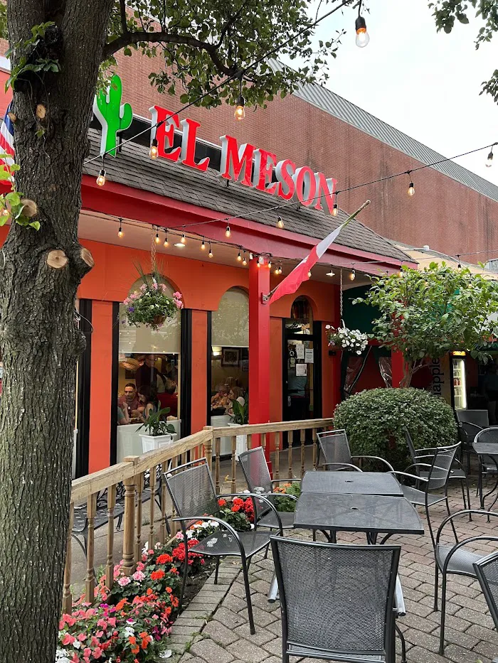 El Meson 9