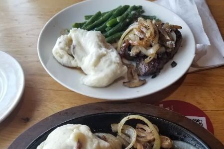 Applebee's Grill + Bar