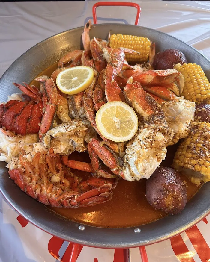 Red Crab - Juicy Seafood 7