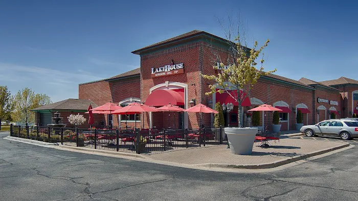 LakeHouse Restaurant 5