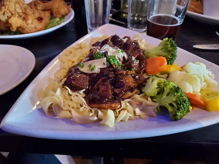 LakeHouse Restaurant 6