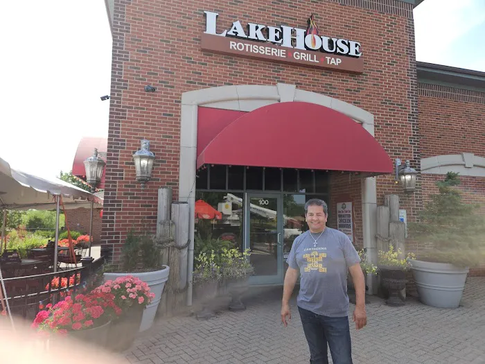 LakeHouse Restaurant 7