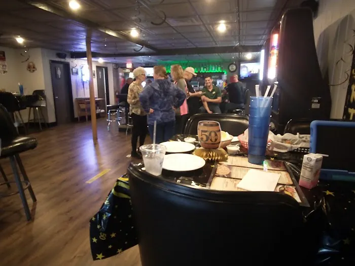 Fanella's Pizza & Pub 2