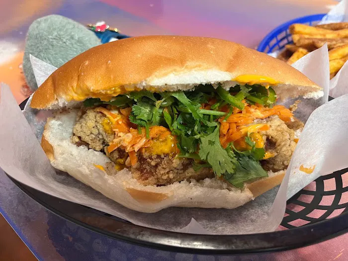 MO TEA AND BANH MI 5