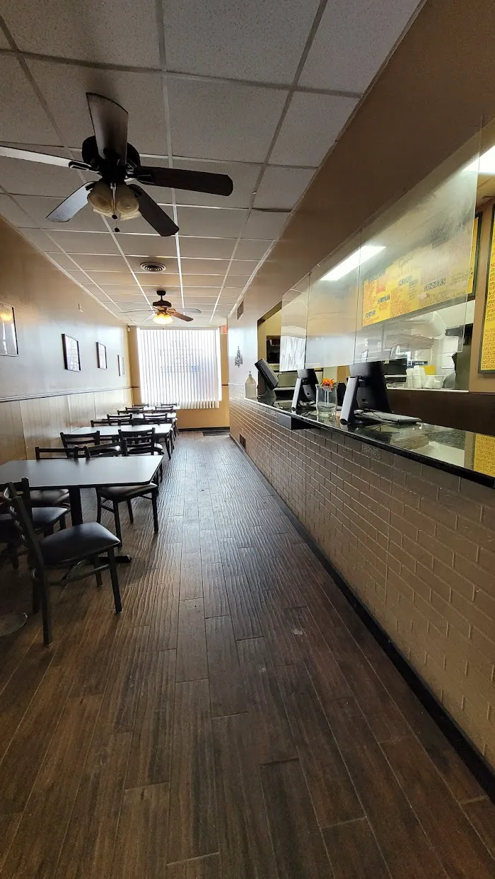 Geno Nottolini's Pizza 8