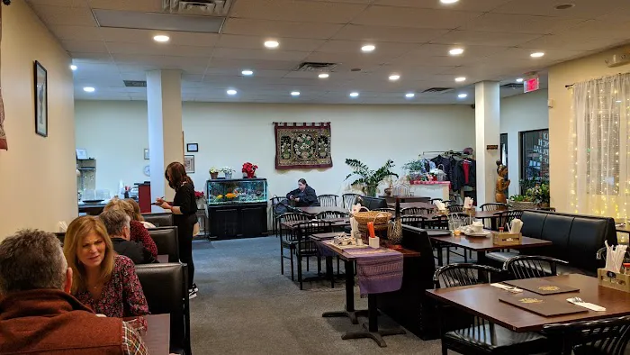 Xang Thai & Sushi (Old Lovely Thai) 5