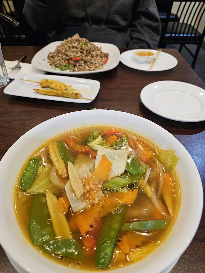 Xang Thai & Sushi (Old Lovely Thai) 10