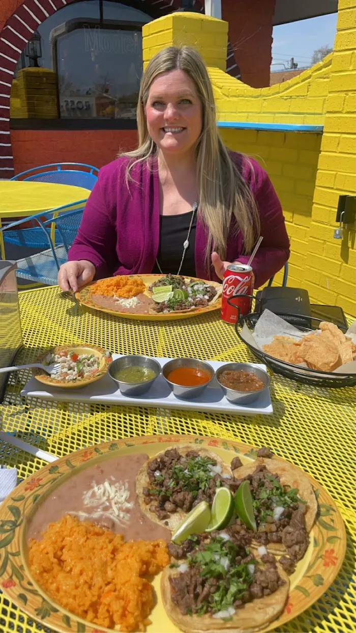 La Mexicanita Restaurant 1