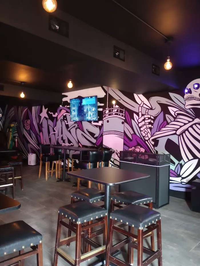 La Zona 84 Bar & Grill 1