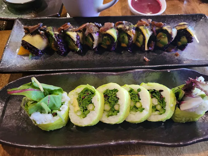 Kizuna Sushi Bistro 10