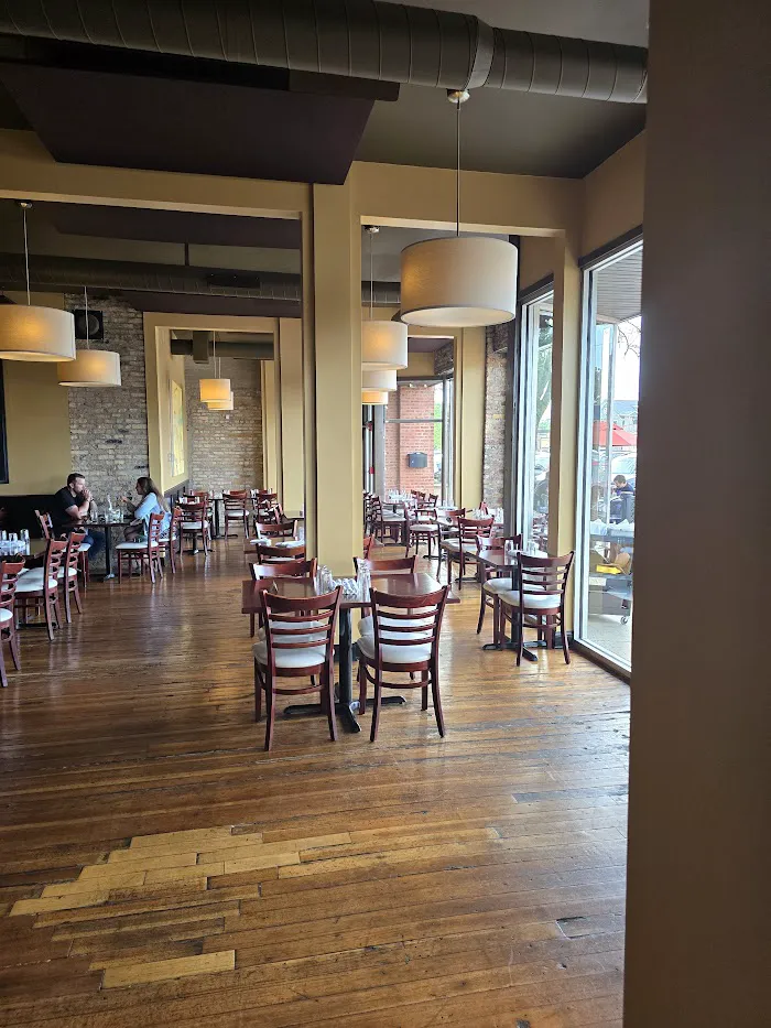 1913 Restaurant + Bar 10
