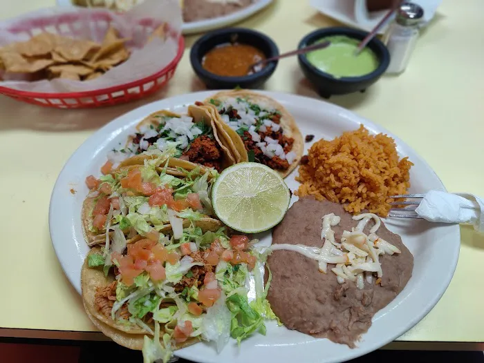 Los Arcos Restaurant 8