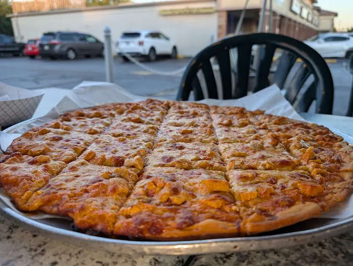 Gators Wing Shack Grill & Pizzeria 5