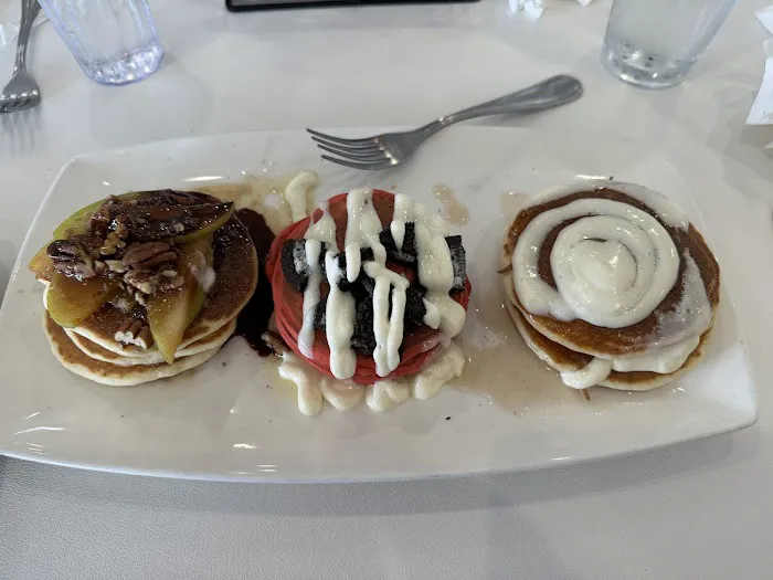 Eggsperts Breakfast Cafe 6