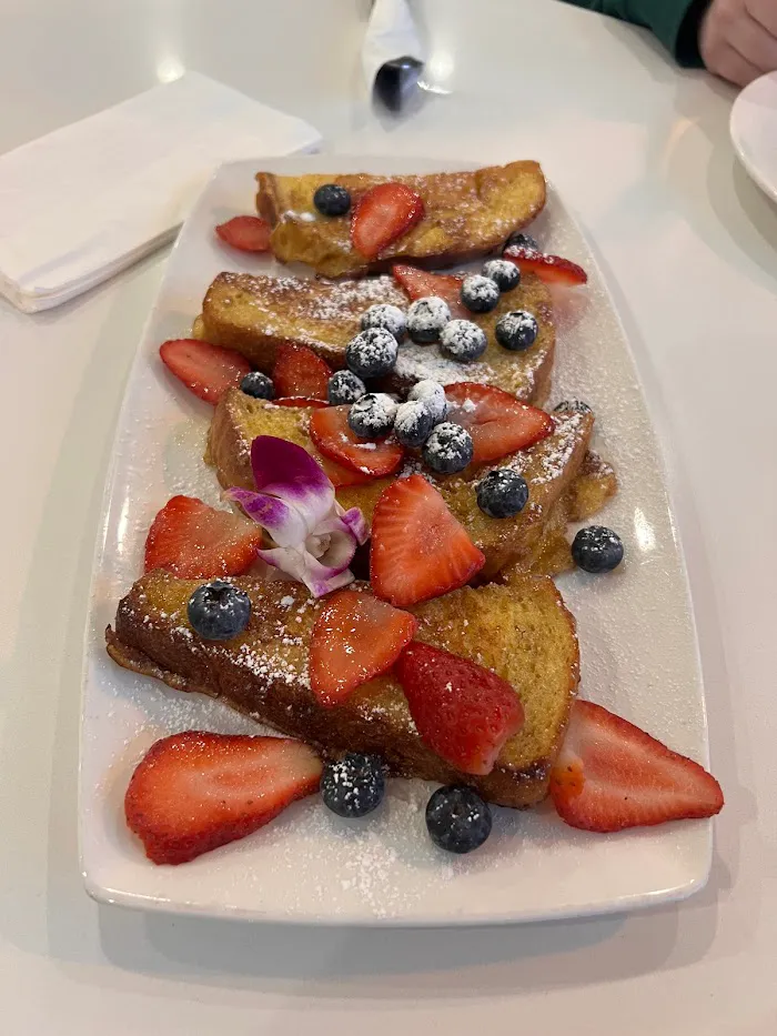 Eggsperts Breakfast Cafe 8