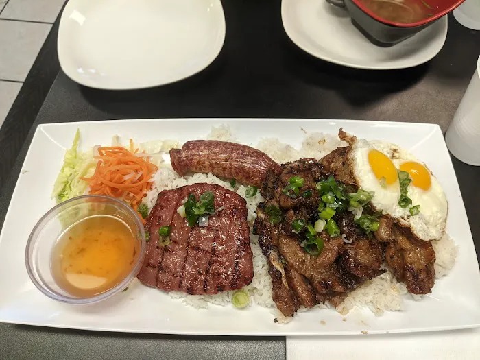 Saigon Restaurant 8
