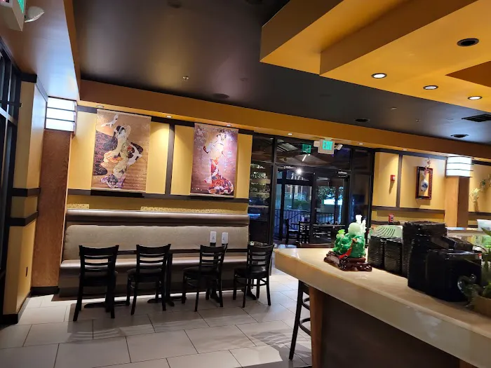 Den Asian Bistro 2