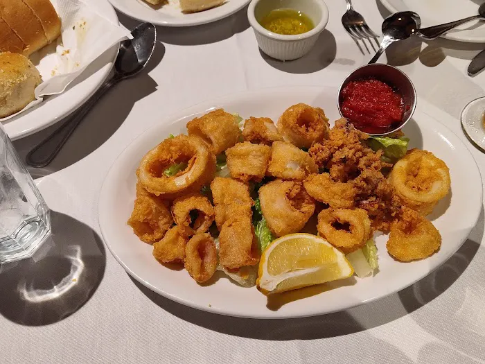 Giovanni's Restaurant 7