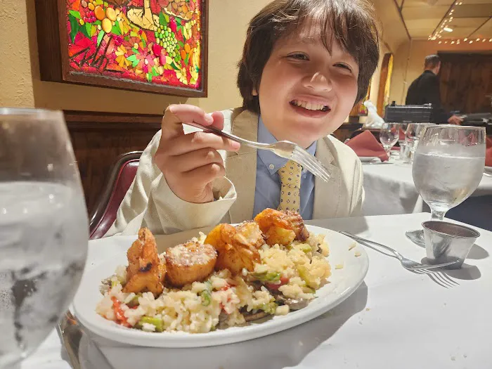 Giovanni's Restaurant 9