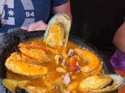 Mariscos Los Sauces 0